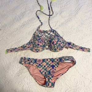 Shade & Shore bikini, size 34B top/medium bottoms, never worn